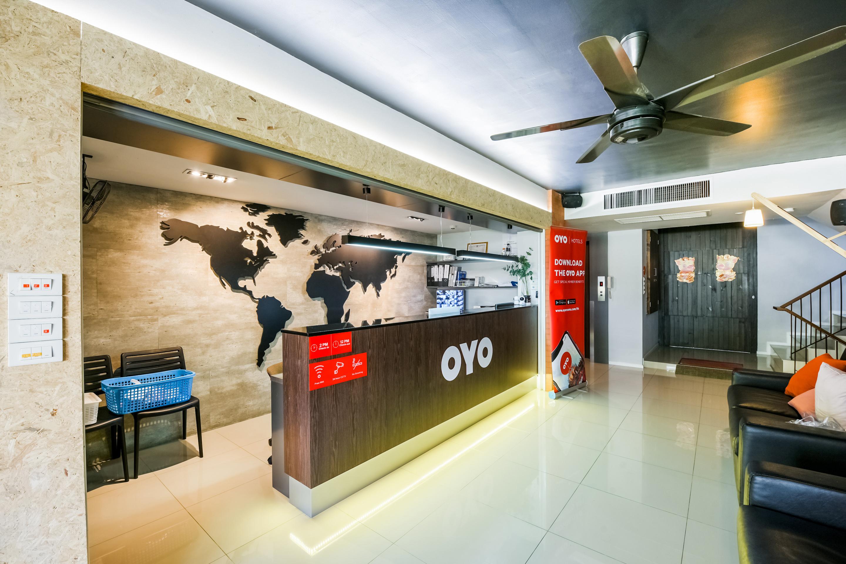 Vaccinated Staff - Oyo 137 Kitzio House Hotel Bangkok Bagian luar foto